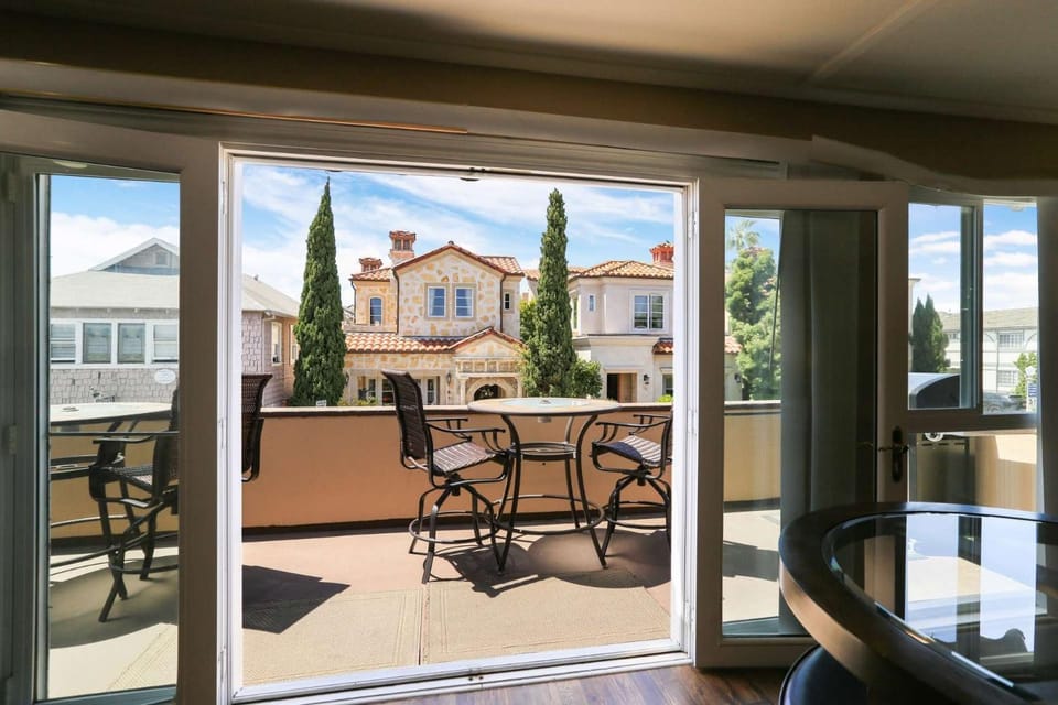 128 Agate House in Balboa Island