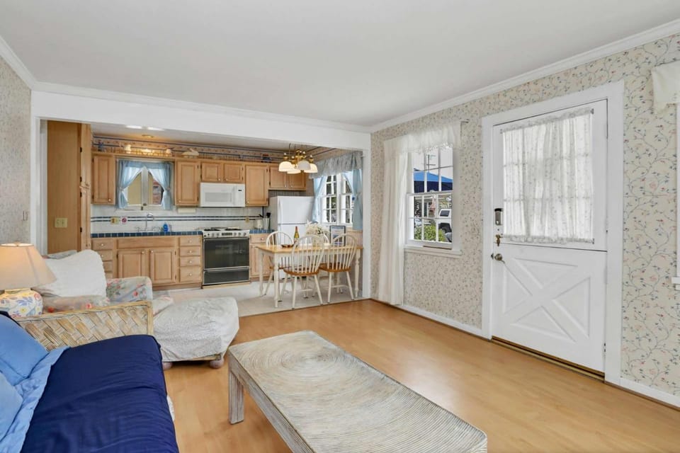 201 Amethyst Avenue House in Balboa Island