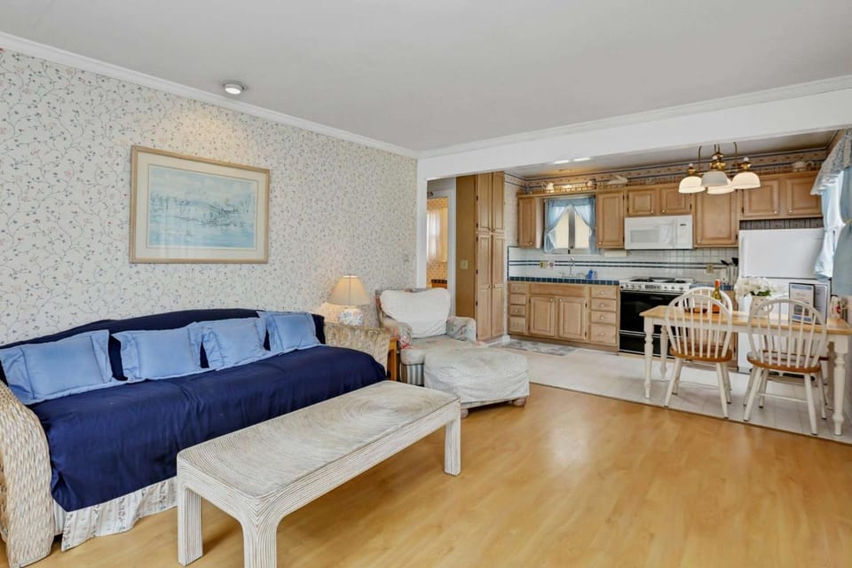 201 Amethyst Avenue House in Balboa Island