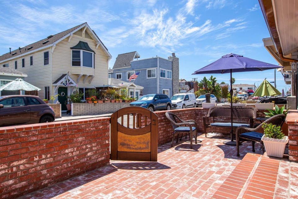 307 Thirty Fifth Street House in Balboa Peninsula