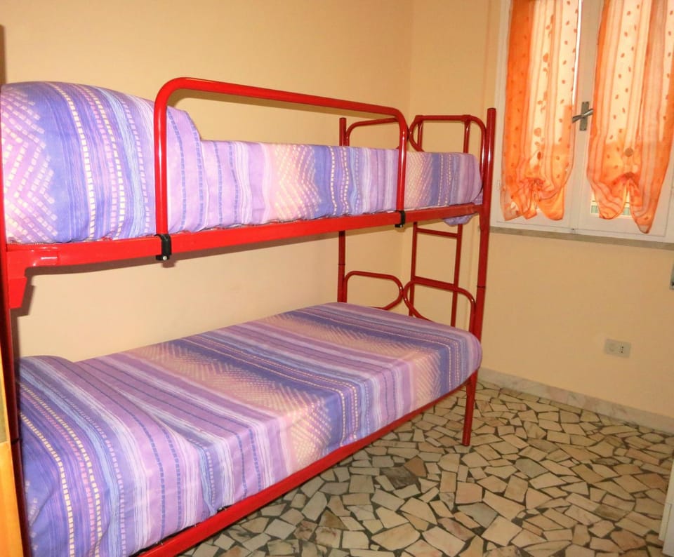 bunk bed