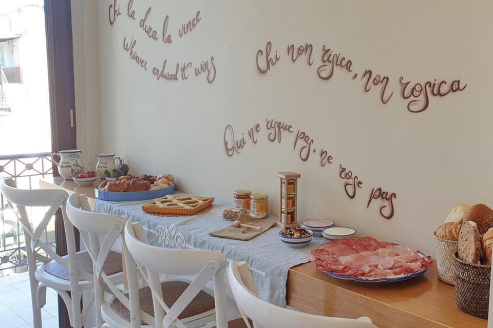 Communal lounge/ TV room, Balcony/Terrace, Breakfast, Lunch