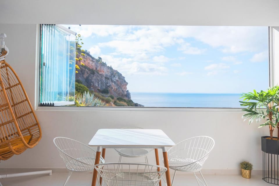View (from property/room), Balcony/Terrace, Dining area, Mountain view, Sea view