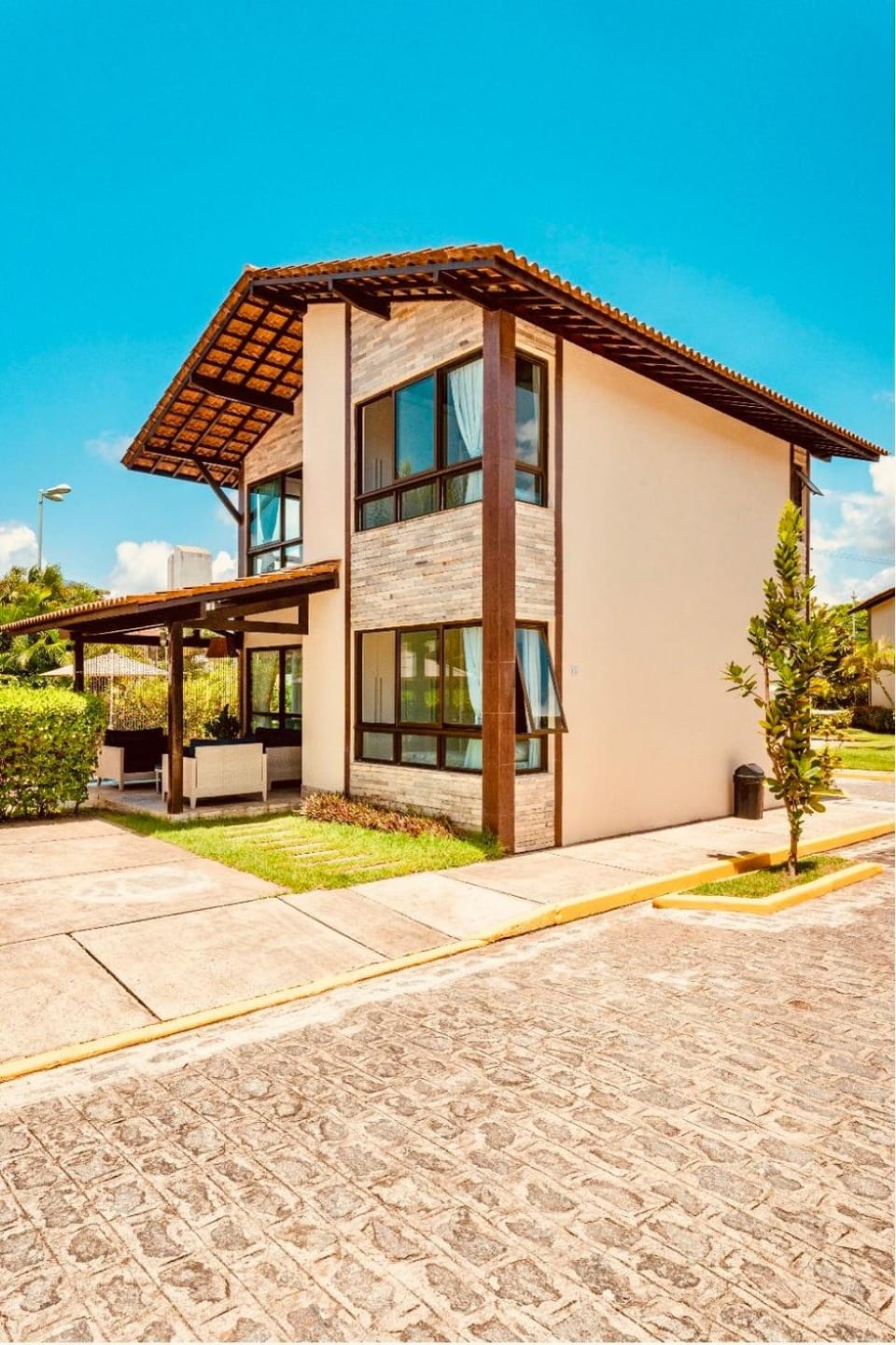 Property building, Day