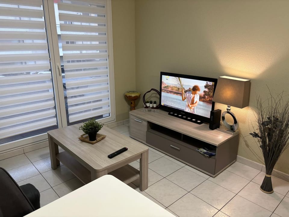 F2 rénové lumineux dans résidence avec balcon et parking Apartment in Grand Est