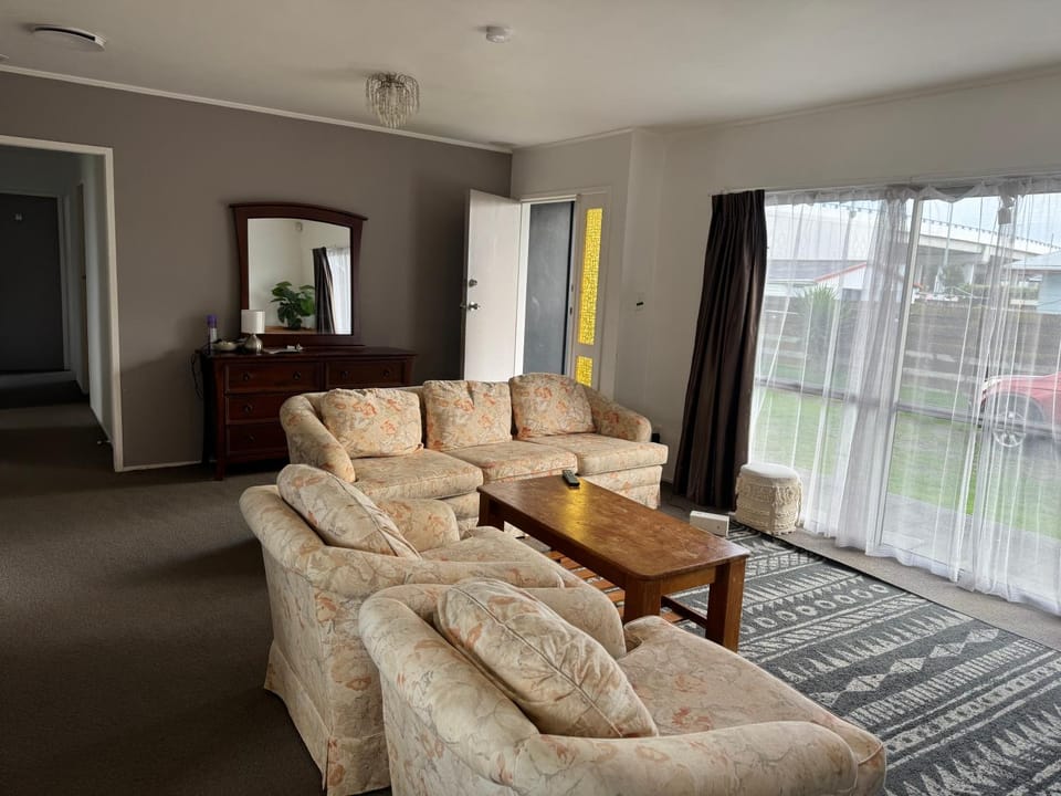 Mount Holiday Home Bed and Breakfast in Tauranga