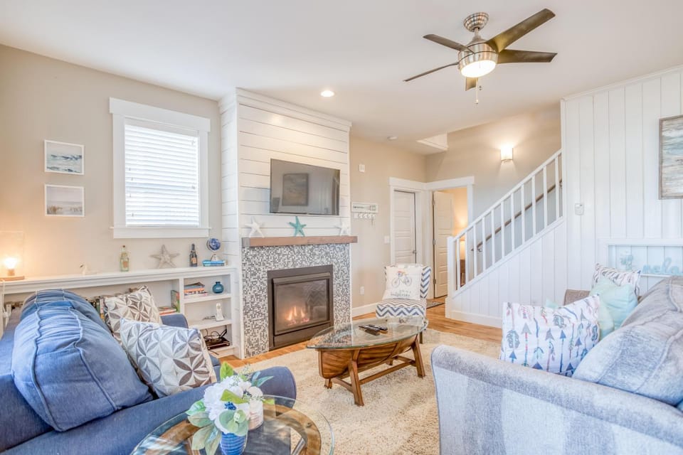 Dune With A View House in Lincoln City