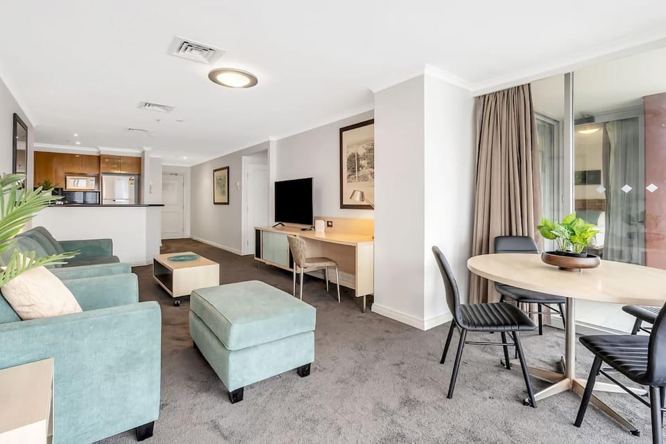 Dream Harbour View Parking Pool Apartment in Sydney