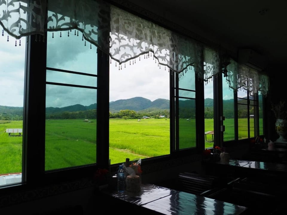 Restaurant/places to eat, Communal lounge/ TV room, Garden, View (from property/room), Balcony/Terrace, Seating area