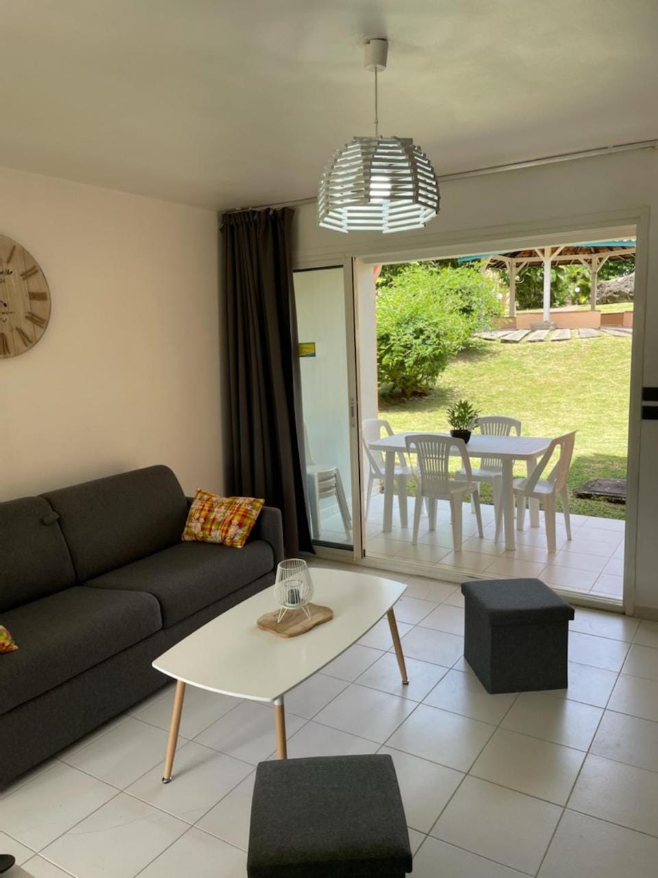 APPARTEMENT T2 ROUTE DES SALINES Apartment in Sainte-Anne