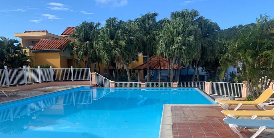 APPARTEMENT T2 ROUTE DES SALINES Apartment in Sainte-Anne