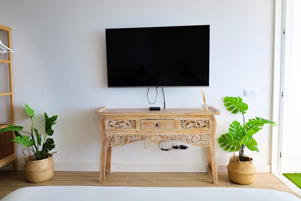 Communal lounge/ TV room, Living room