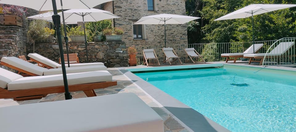 Garden view, Landmark view, Landmark view, Mountain view, Mountain view, Pool view, River view, River view, Swimming pool, sunbed