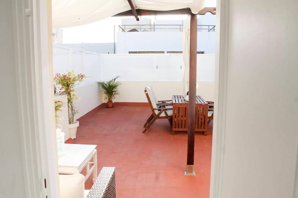 Balcony/Terrace, Balcony/Terrace, Living room, Seating area, Dining area