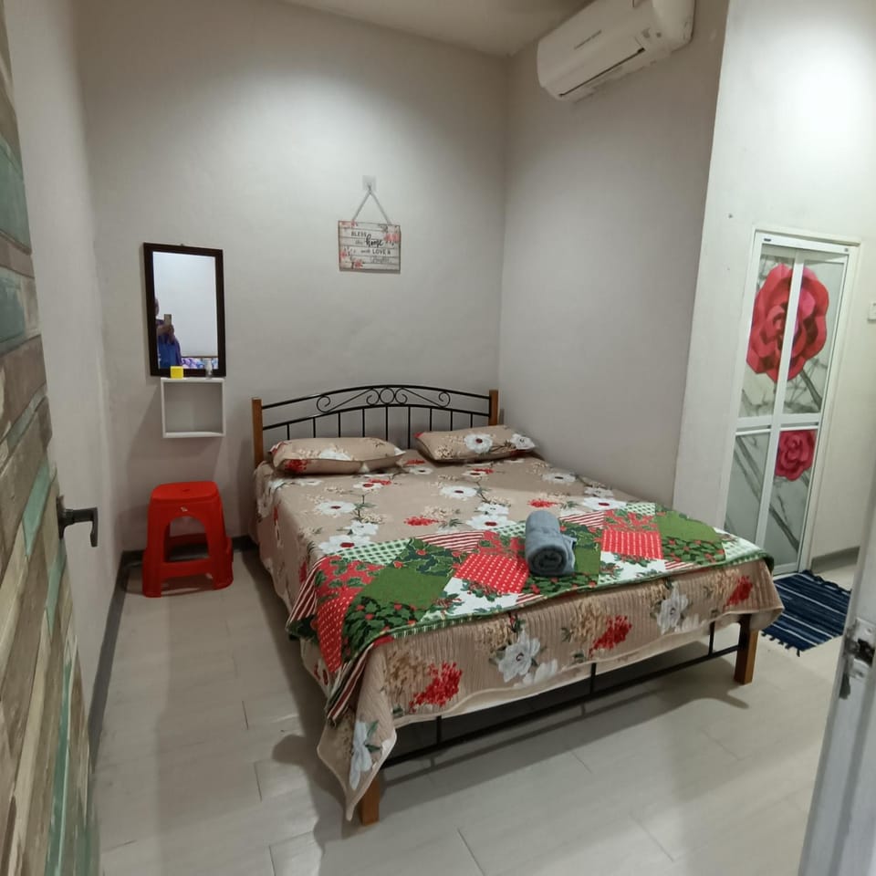 Bedroom, air conditioner