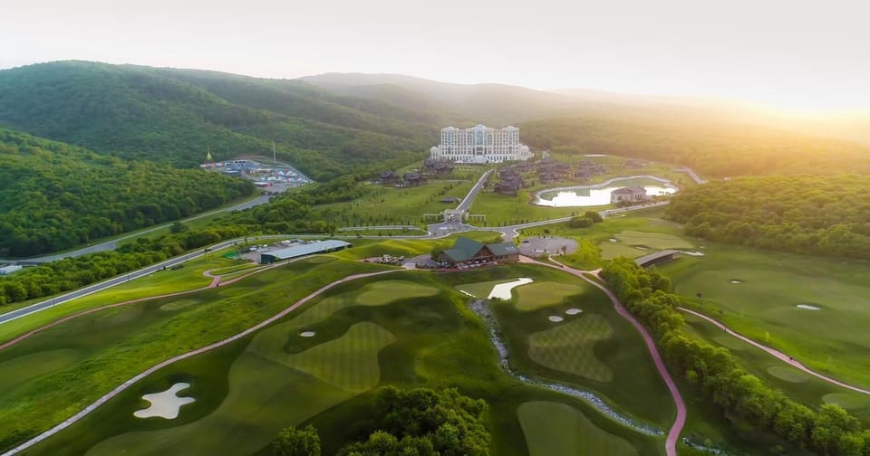 Property building, Bird's eye view, Golfcourse
