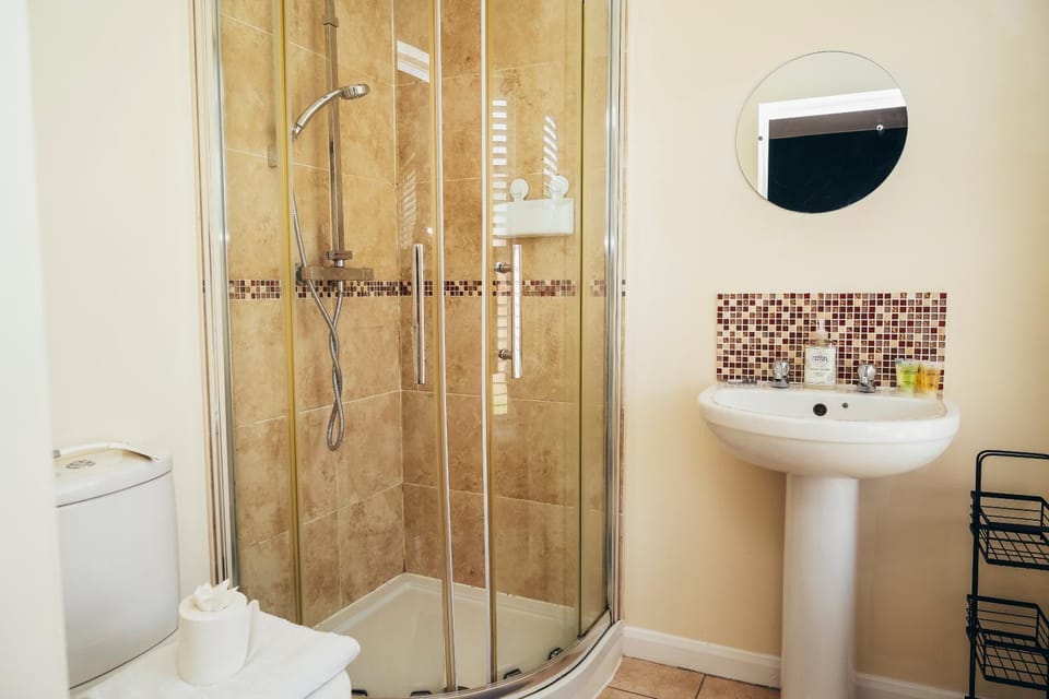 Shower, Toilet, Bathroom