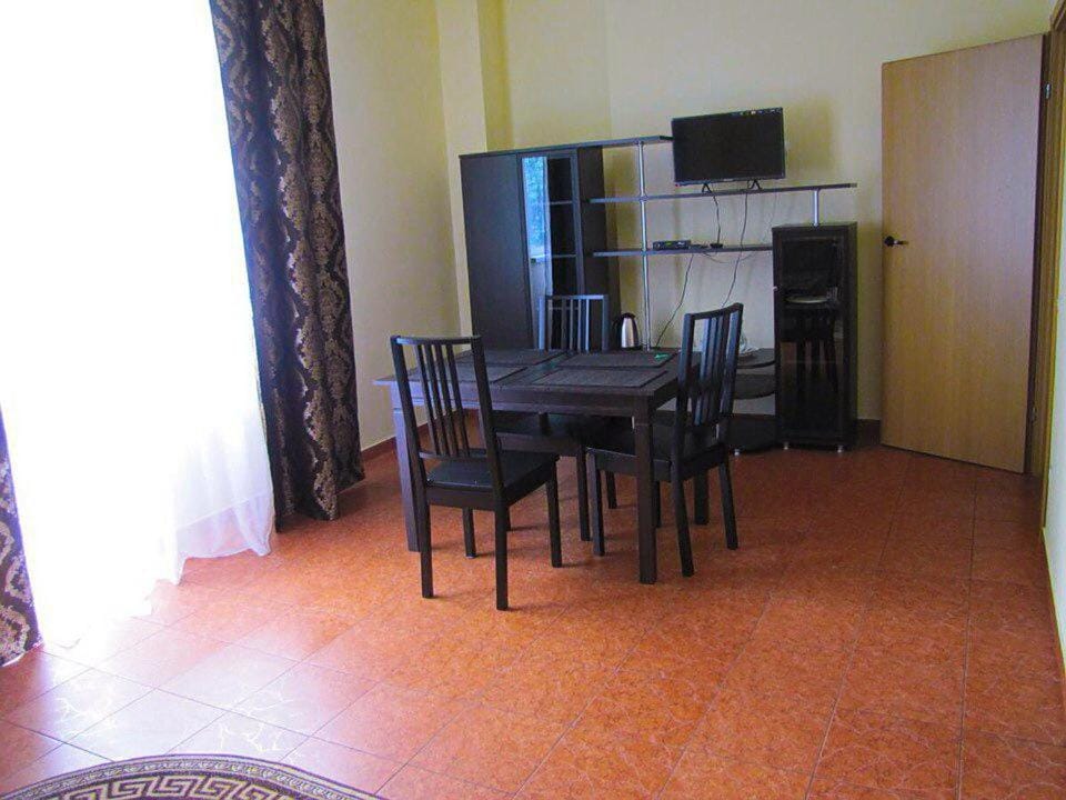 Photo of the whole room, Decorative detail
