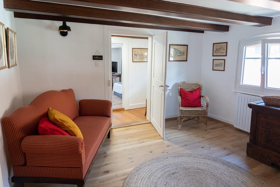 Communal lounge/ TV room