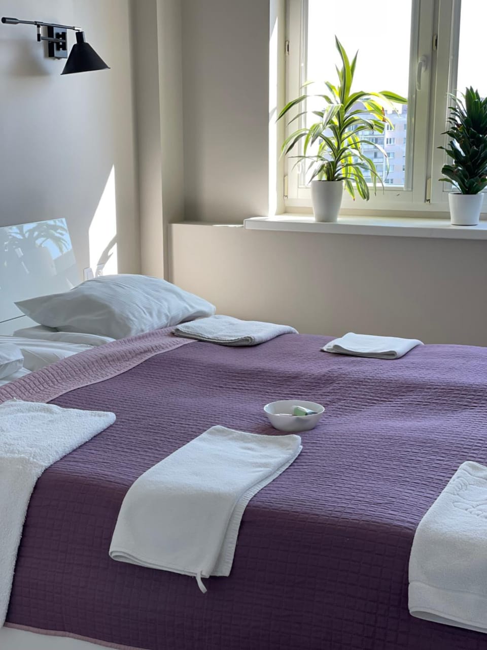 Bed, Photo of the whole room, Bedroom, towels