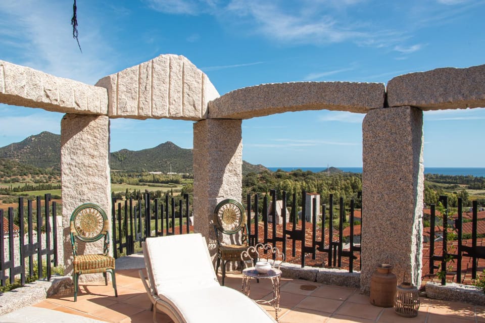 Patio, Balcony/Terrace, Food and drinks, Seating area, Dining area, Garden view, Mountain view, Pool view, Sea view
