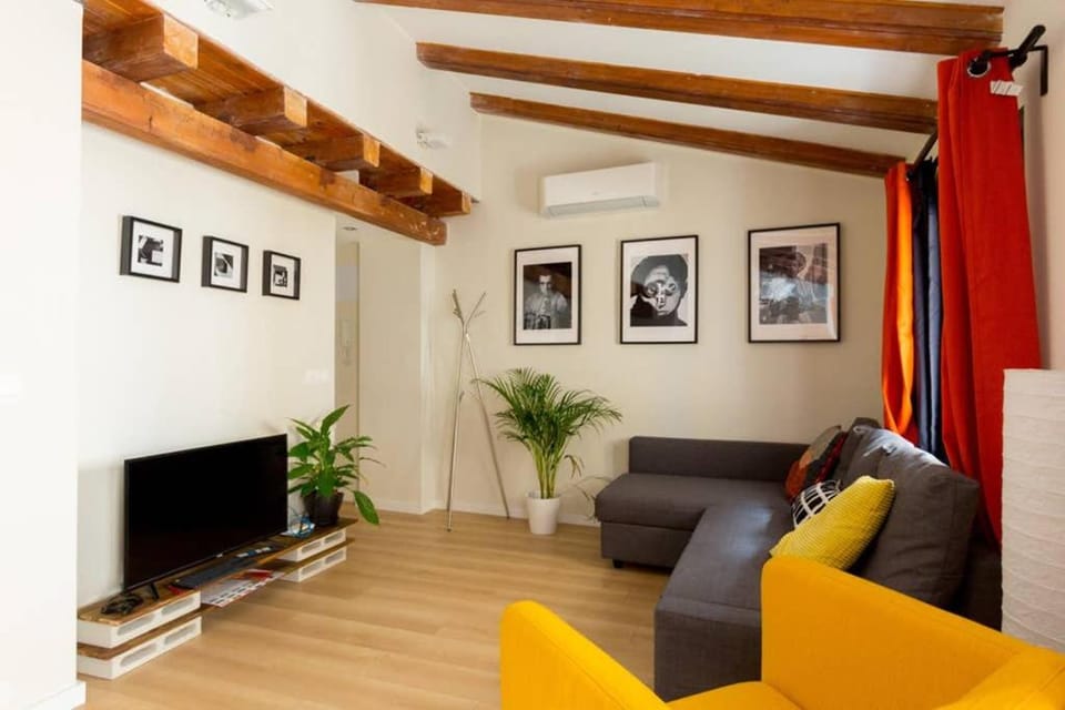 CA3 - Duplex de dos dormitorios en el Centro Histórico con garaje Apartment in Zaragoza