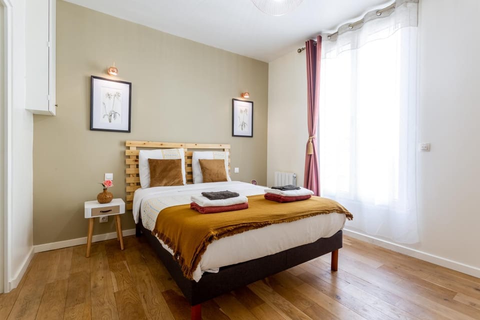 Bed, Photo of the whole room, Bedroom