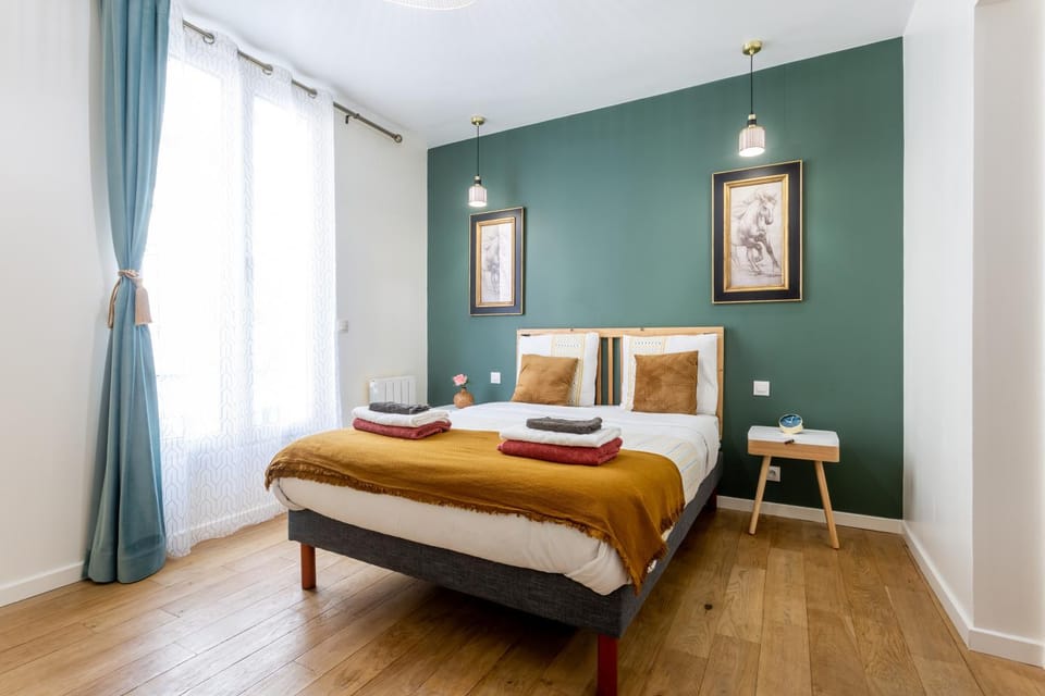 Bed, Photo of the whole room, Bedroom