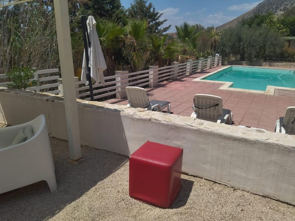 Day, Natural landscape, Pool view, Swimming pool, sunbed