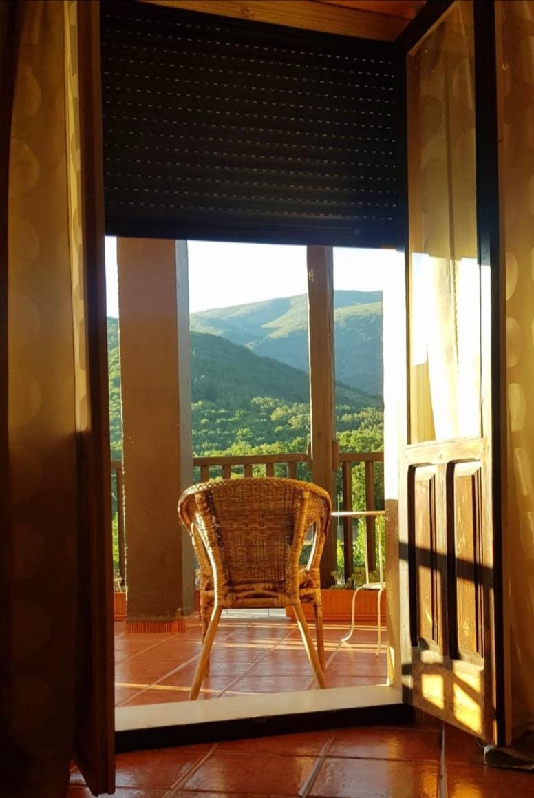 HOTEL LOS ARENALES DE JERTE Hotel in Valle del Jerte
