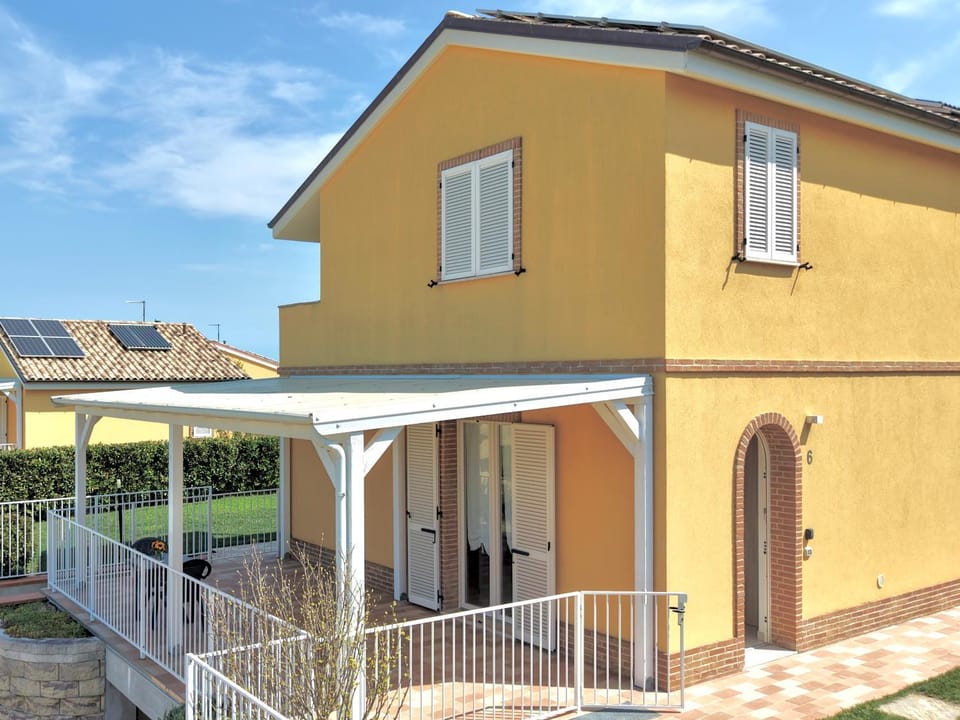 Property building, Balcony/Terrace