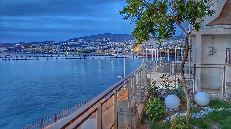 Waterfront Glass Flat Apartment in Kusadasi