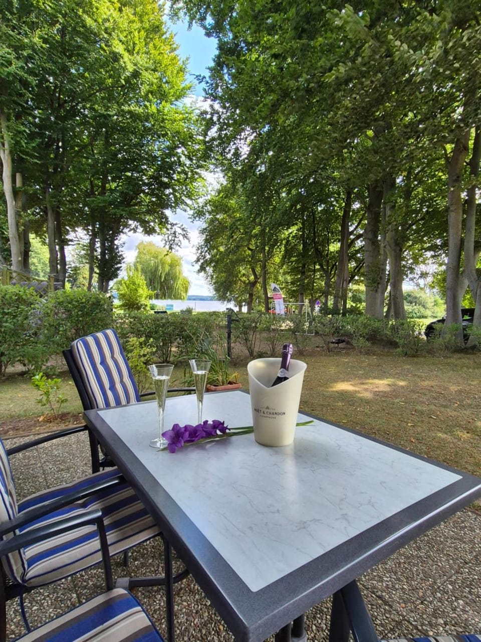 BBQ facilities, Garden, Balcony/Terrace, Seating area, Beach, Garden view, Lake view, Location, sunbed