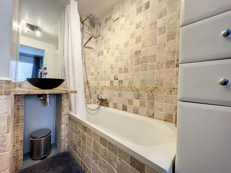 Bathroom, Bath
