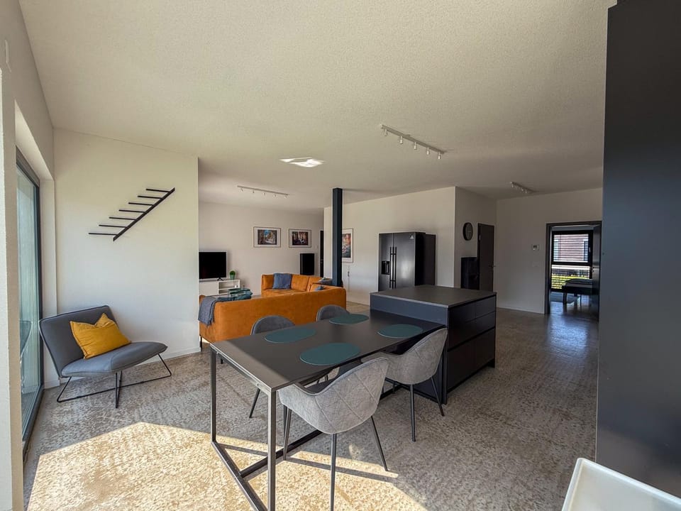 Living room, Dining area, kitchen