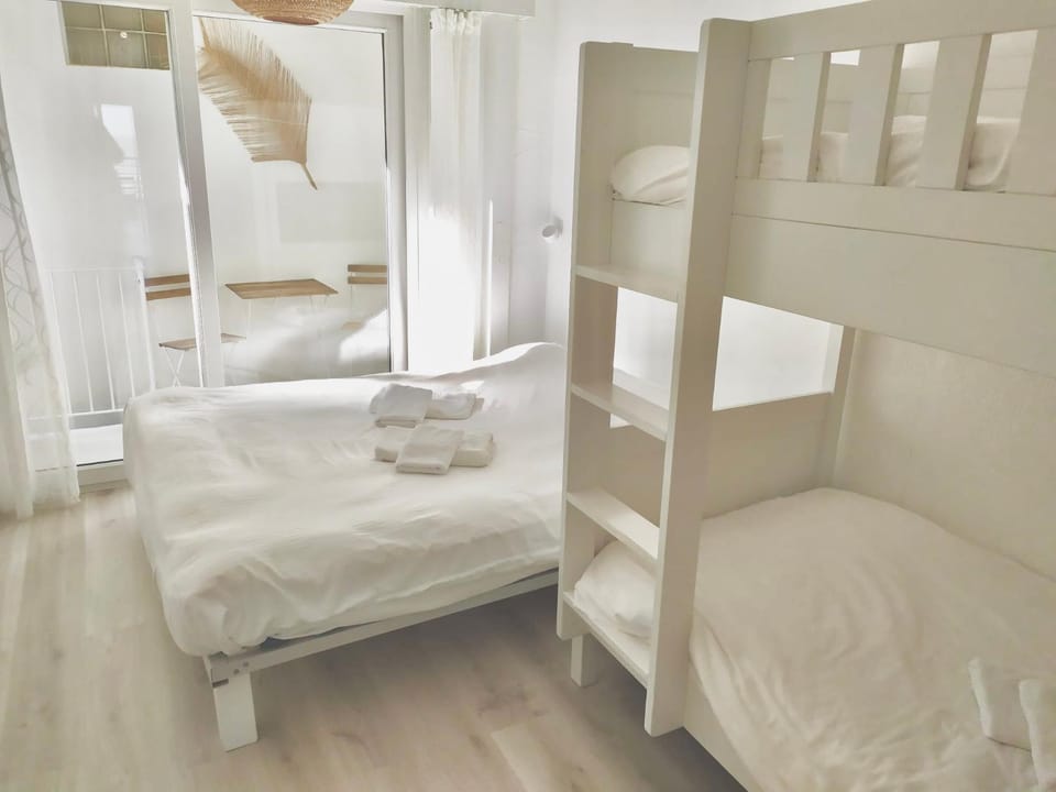 Patio, Bed, Balcony/Terrace, Bedroom, bunk bed