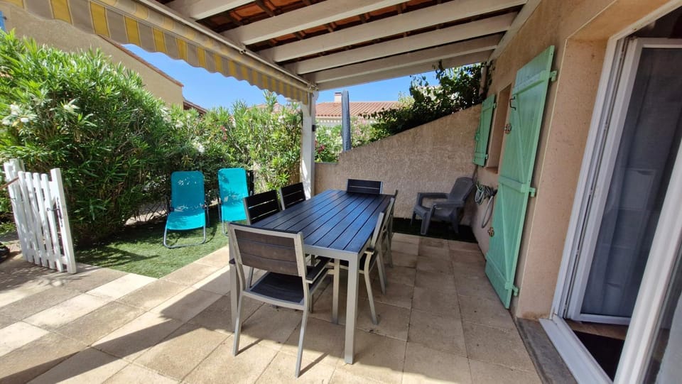 Patio, Day, View (from property/room), Dining area, Garden view