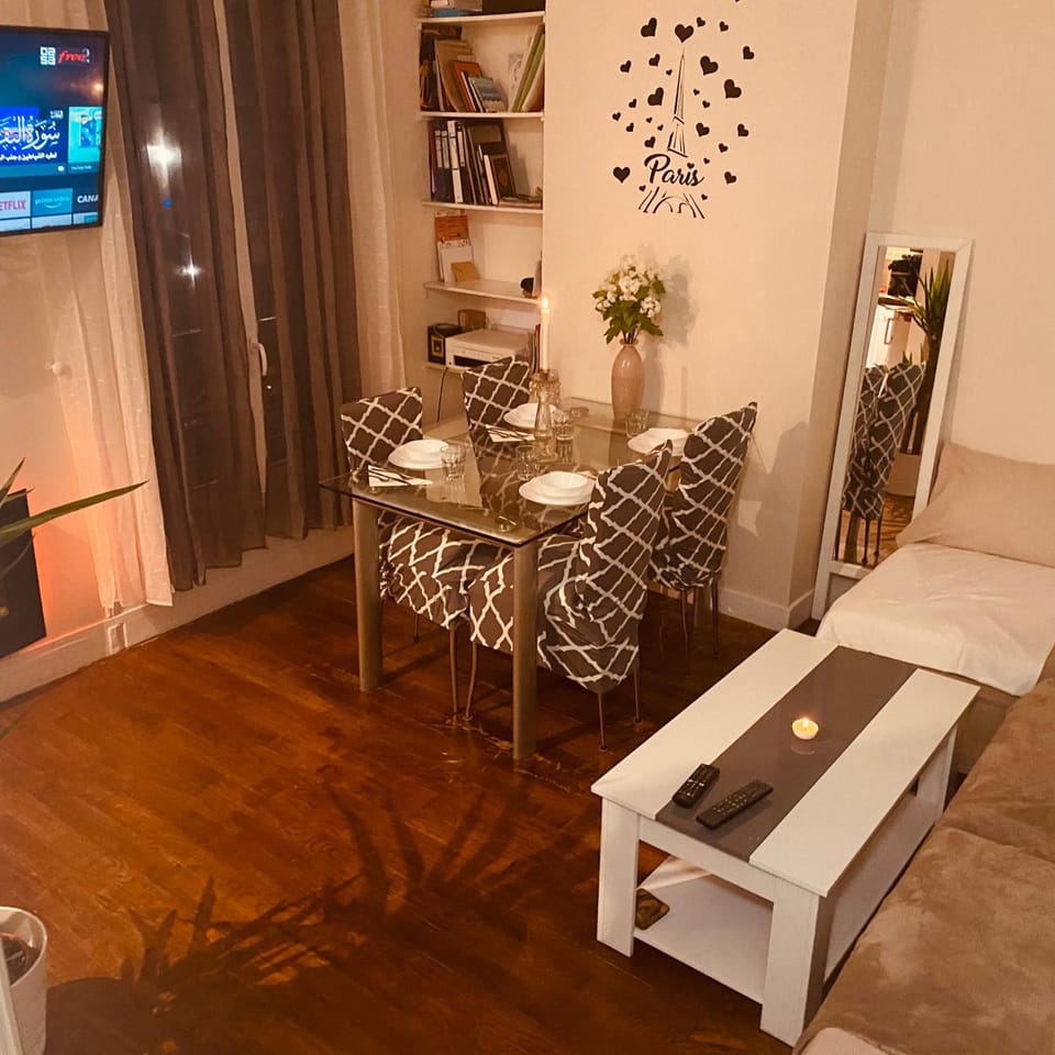 Paris parc Buttes-Chaumont Apartment in Paris