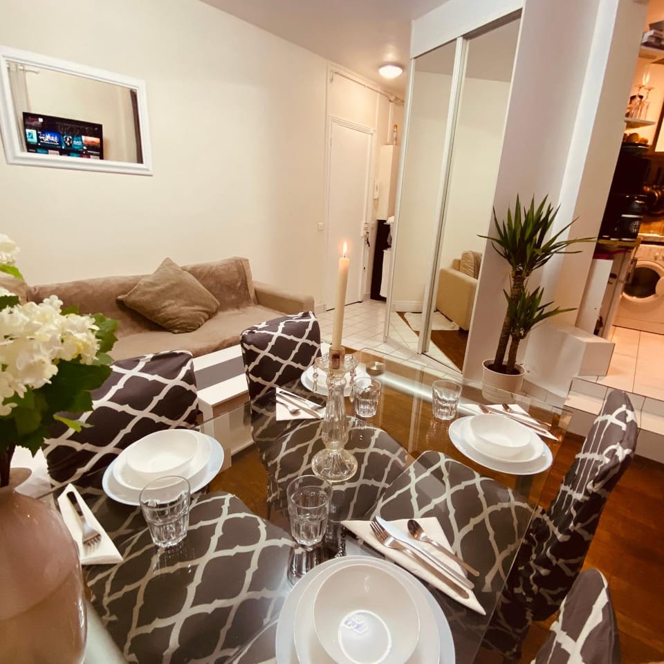 Paris parc Buttes-Chaumont Apartment in Paris