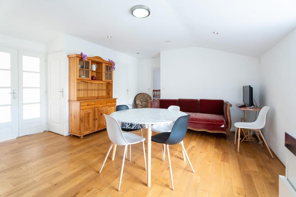 STUDIO Saint-Genest- Lerpt proche gorges de la LOIRE Apartment in Saint-Étienne