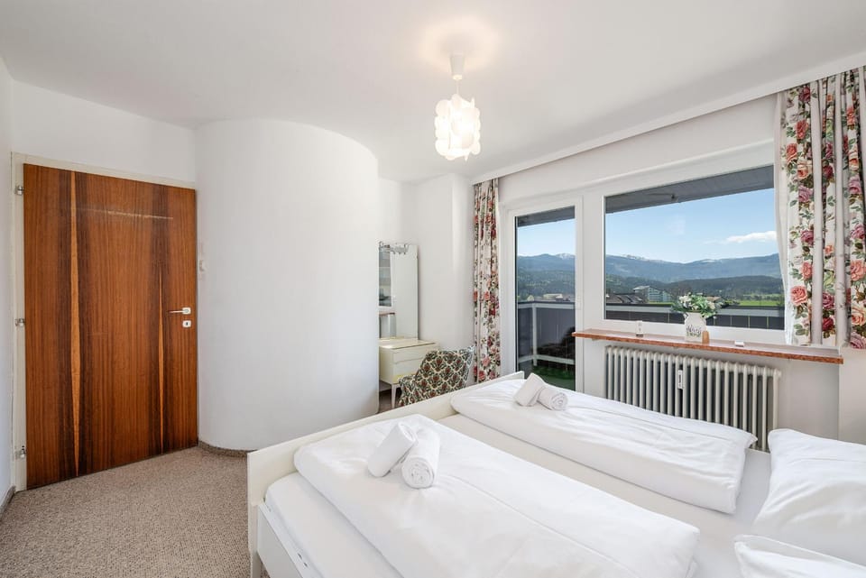 Bed, Photo of the whole room, Bedroom, Mountain view, wardrobe