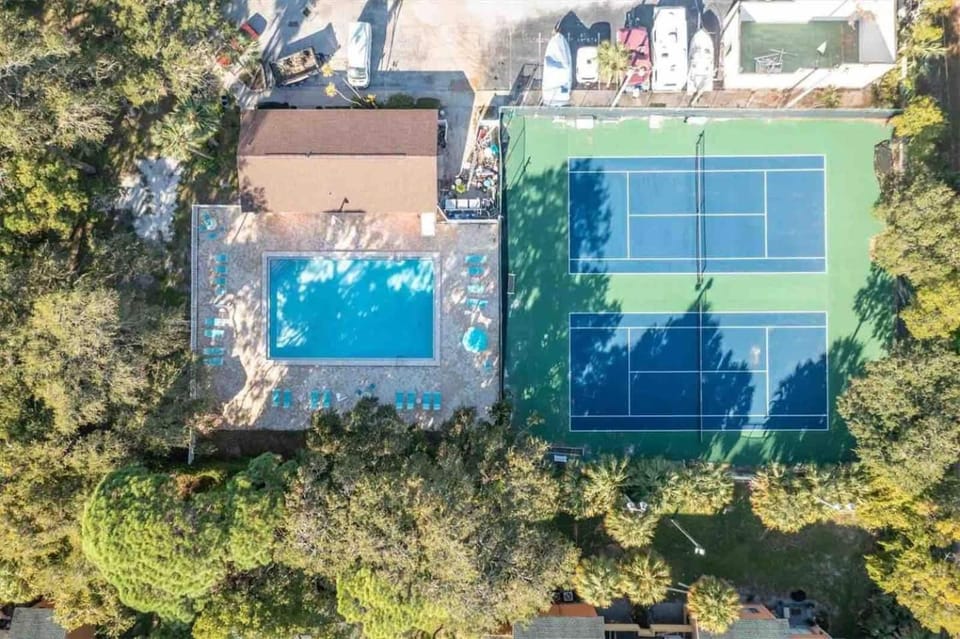 Waterfront Escape Private Beach 2 Pools House in Gulfport