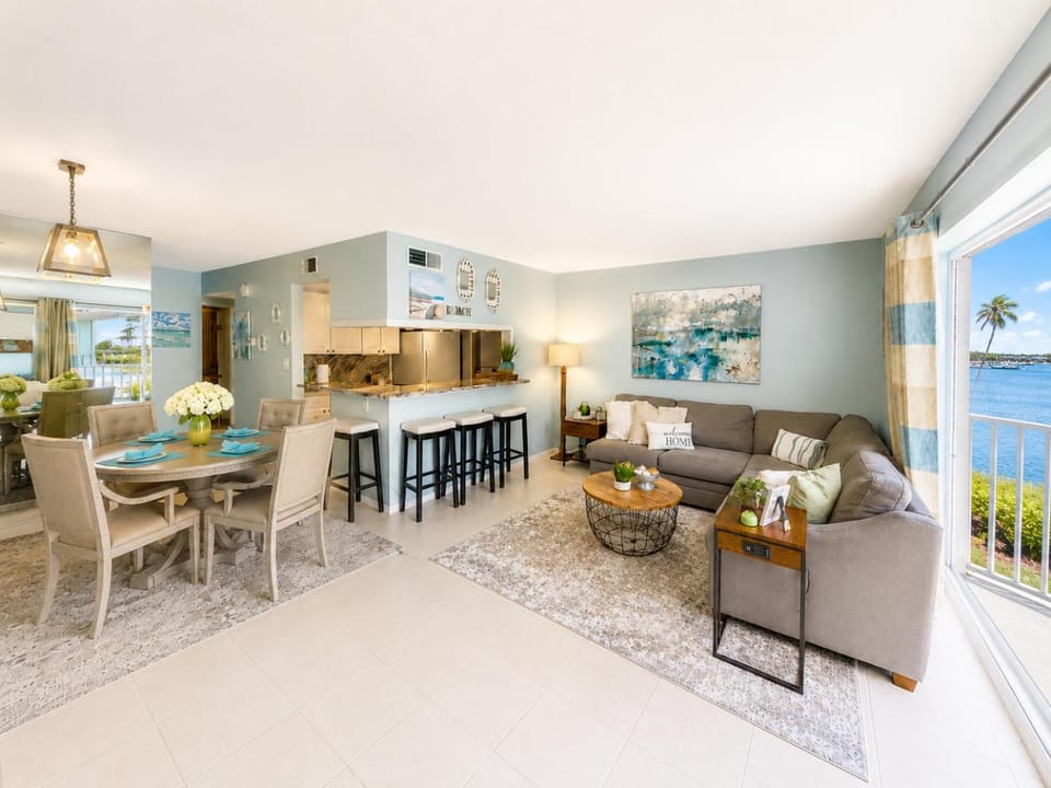 Waterfront Escape Private Beach 2 Pools House in Gulfport
