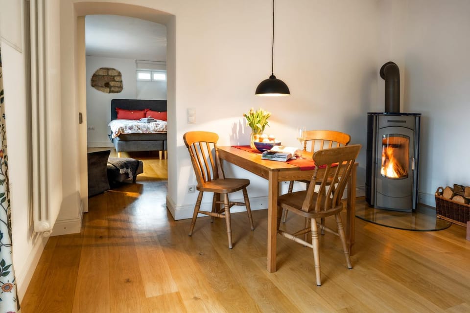 Living room, Seating area, Dining area, flat iron