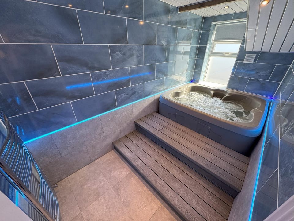 Hot Tub, Hot Tub, Spa and wellness centre/facilities