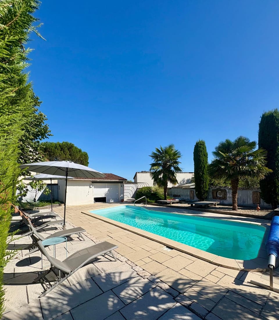 Swimming pool, Swimming pool