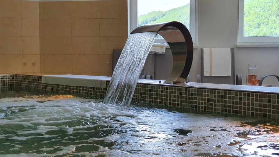 Massage, Spa and wellness centre/facilities, Swimming pool