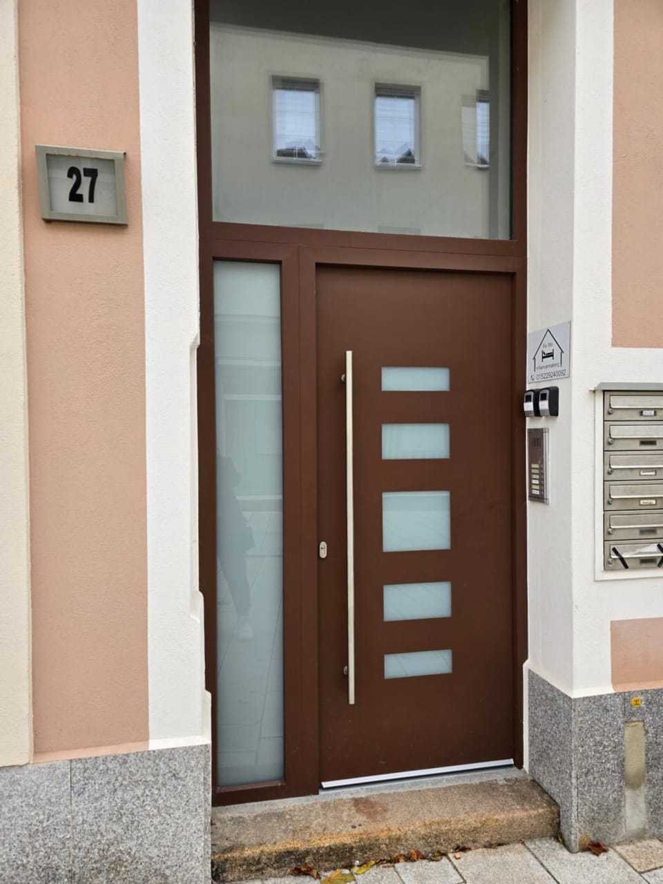 Facade/entrance