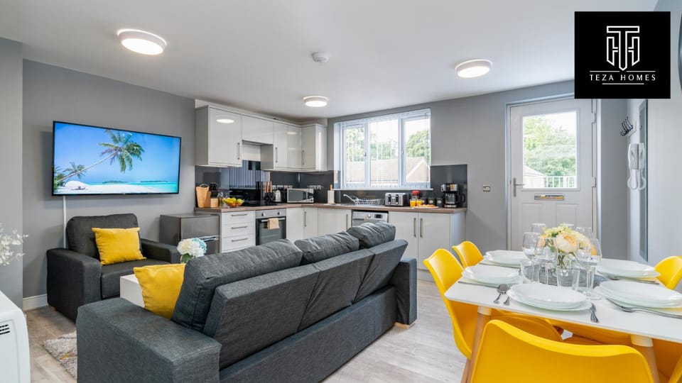 Kitchen or kitchenette, Living room, Dining area, kitchen