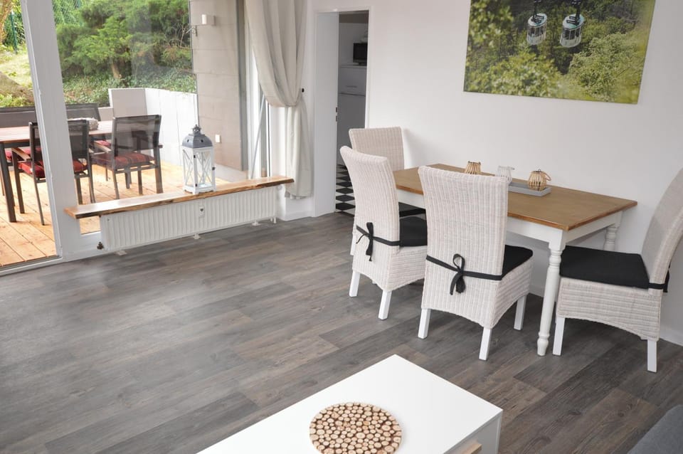 Garden, Balcony/Terrace, Kitchen or kitchenette, Living room, Seating area, Dining area